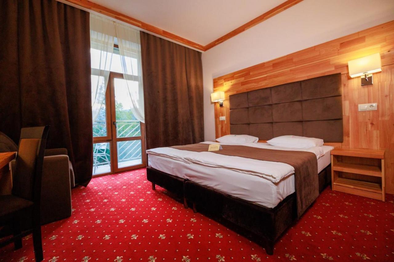 Romantik Spa Hotel Jaremče Esterno foto
