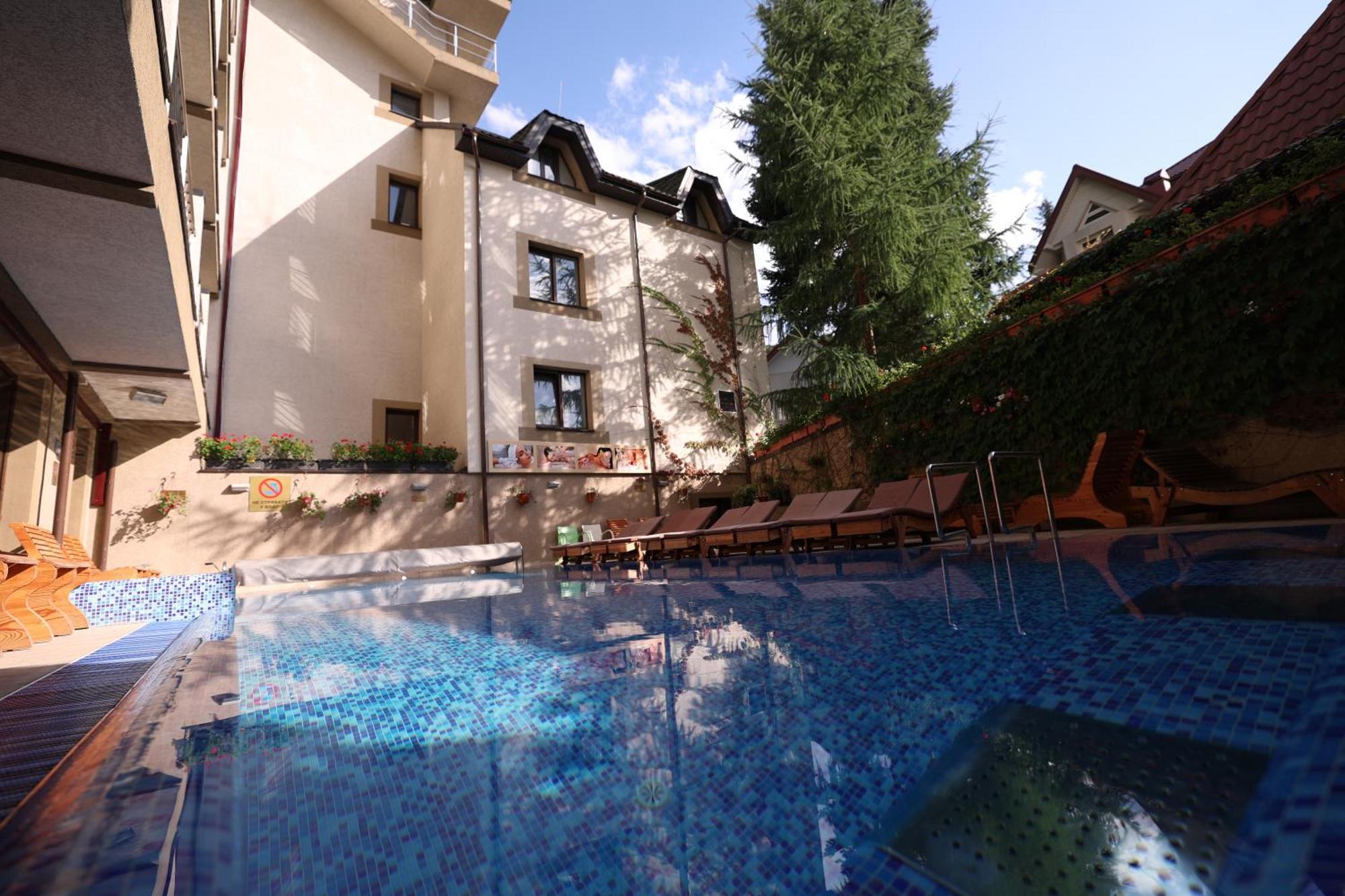 Romantik Spa Hotel Jaremče Esterno foto
