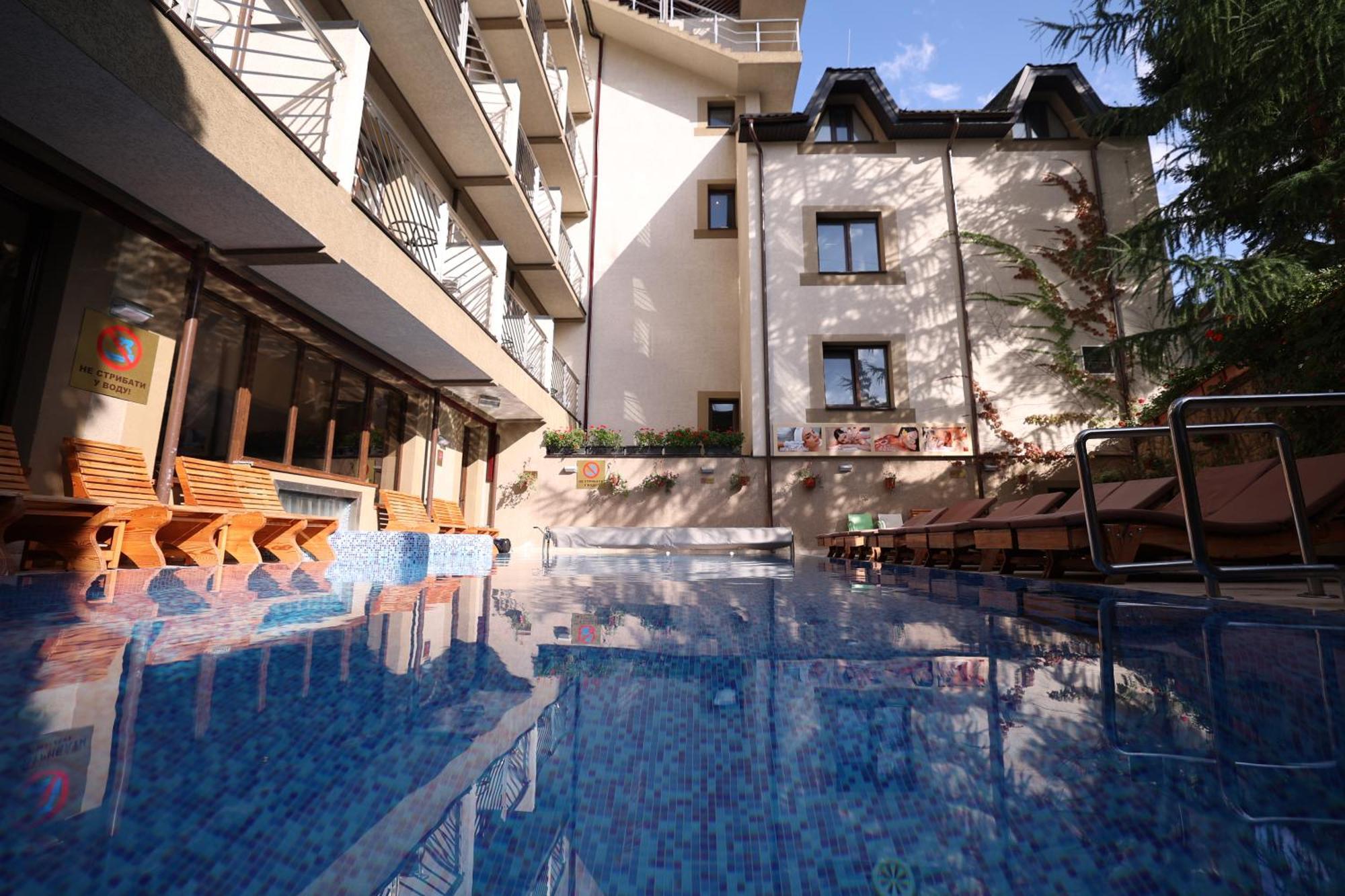 Romantik Spa Hotel Jaremče Esterno foto